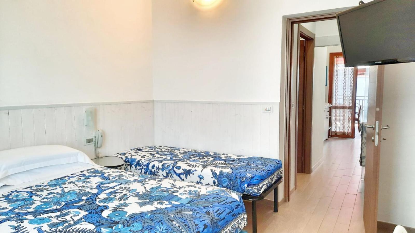 Residence Argentina R.T.A. Spotorno Pokoj fotografie